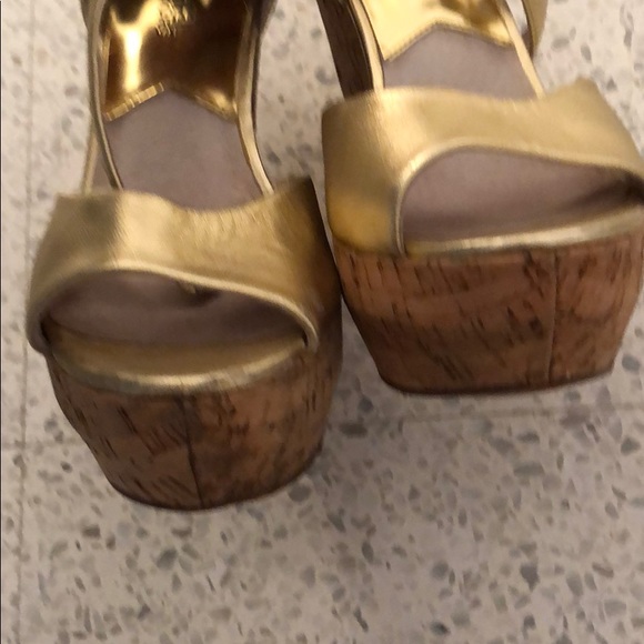 Michael Kors Platform Wedges Gold sz 6 - Picture 6 of 8
